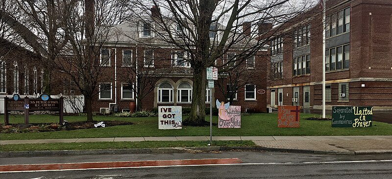 File:COVID-related signage in front of SS. Peter & Paul RC Church, Hamburg, New York - 20200328.jpg