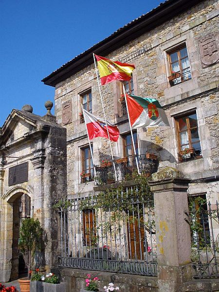 File:Cabezón de la Sal - Ayuntamiento 1.JPG