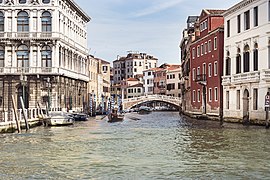 Utsikt over en av Venezias mange kanaler.