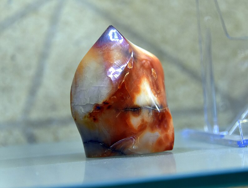 File:Carnelian from India. Erbil Stones and Gems Museum, Erbil Citadel, Hawler, Iraq.jpg