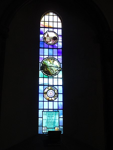 File:Chailey stained glass 2.jpg