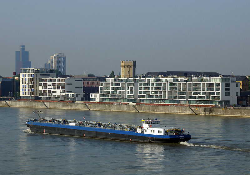 File:Chinook (ship, 1996) 002.JPG