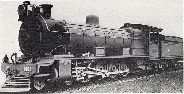 NBL-built no. 1494, as built, with a Type MP1 tender and running boards dipping down below the cab