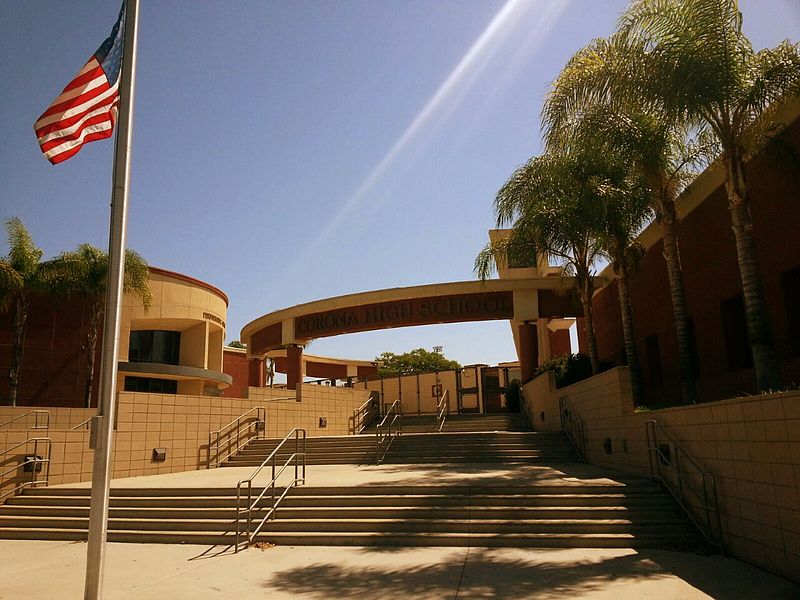 File:Corona High School 2013-09-19 14-40-47.jpg