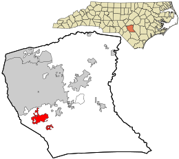 ノースカロライナ州におけるカンバーランド郡（右上図）と同郡におけるホープミルズ町の位置