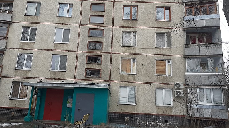 File:Damaged apartment building 32 Buchmy Street, Kharkiv after Russian shelling (02).jpg