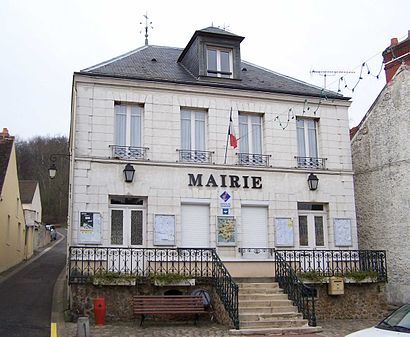 Cómo llegar a Dampierre-En-Yvelines en transporte público - Sobre el lugar