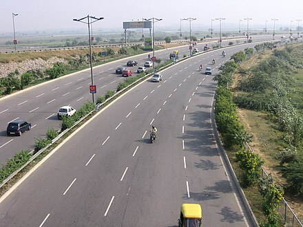 Delhi–Noida Direct (DND Flyway), India's first 8-lane wide expressway