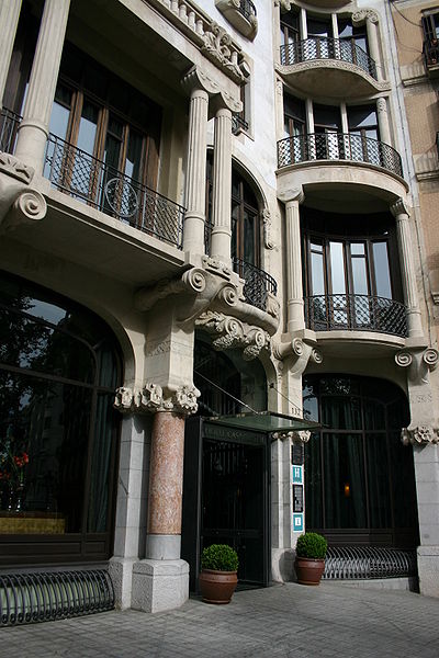 File:Domènech.i.Montaner.Casa.Fuster.2.Barcelona.JPG