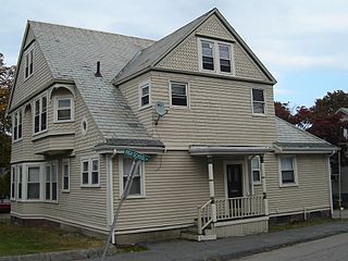 <span class="mw-page-title-main">Dr. Frank Davis House</span> Historic house in Massachusetts, United States