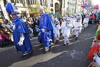 Детский парад на карнавале (2015)