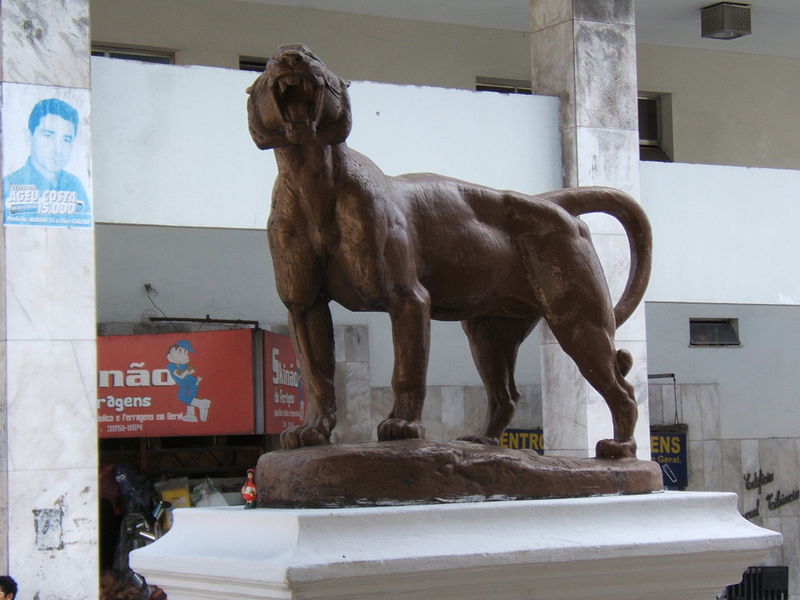 File:Estátua de Leoa da Praça dos Leoes.JPG