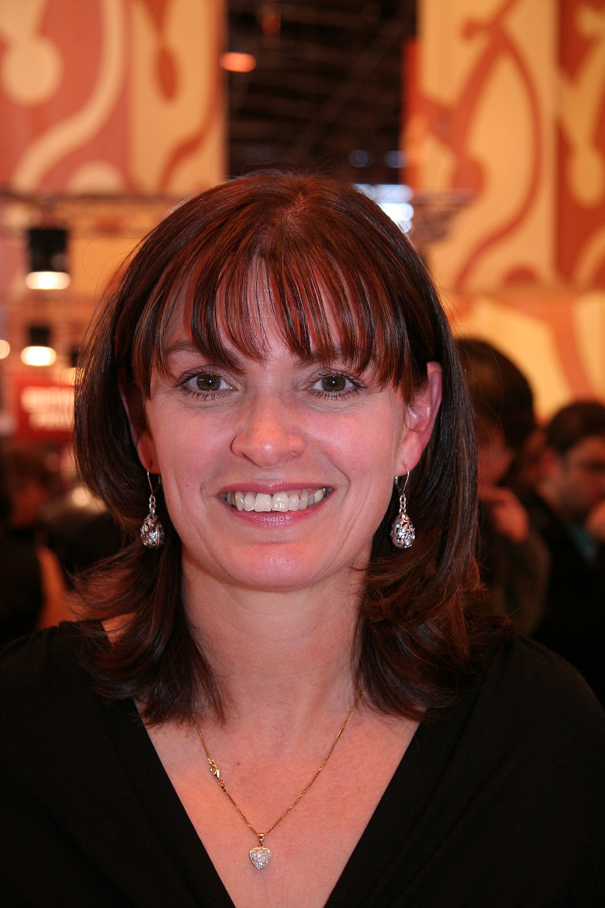 Fiona McIntosh — Wikipédia