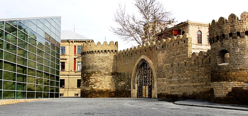 File:Fortress of Baku, 2010.jpg