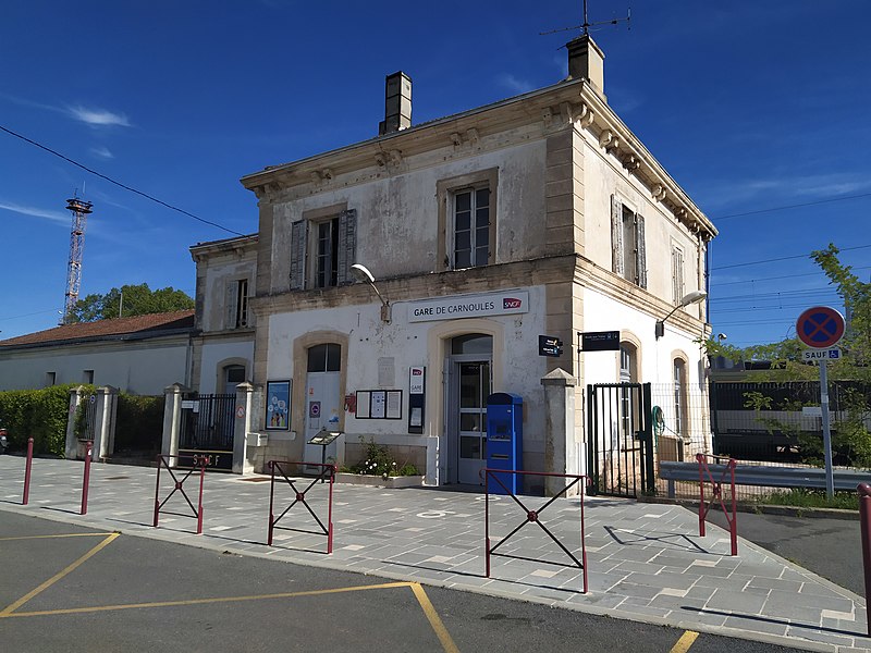 File:Gare de Carnoules v2.jpg