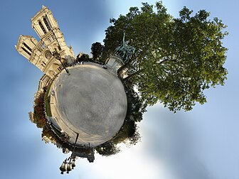 Panorama en projection stéréographique du parvis de la cathédrale Notre-Dame de Paris réalisé par Alexandre Duret-Lutz. (définition réelle 5 333 × 4 000)