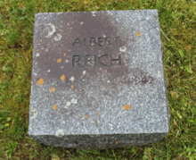 Grabstätte Albert Reich Waldfriedhof München.png