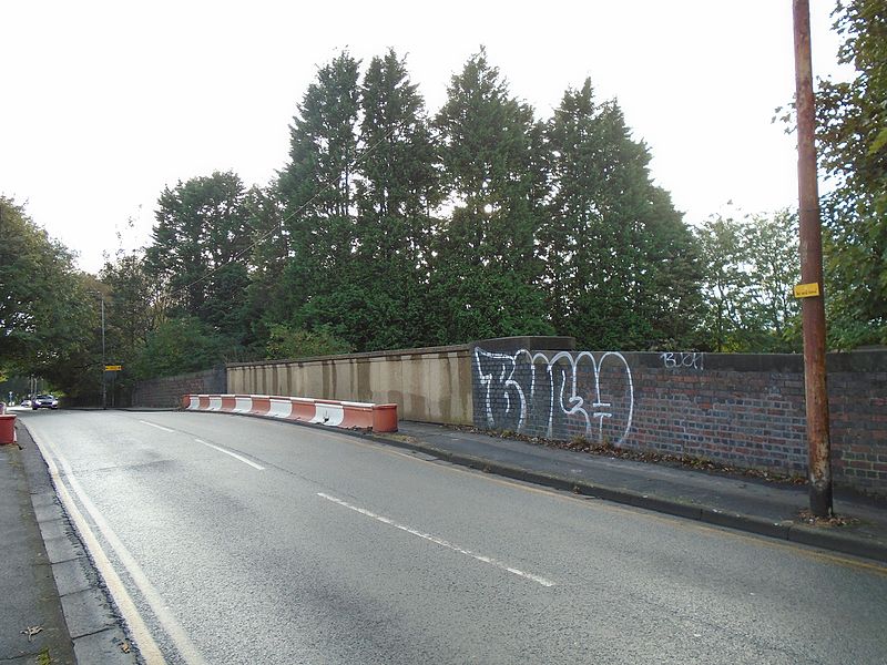 File:Greenhill Road bridge 4.jpg