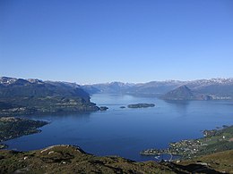 Hardangerfjorden din krokavatn 2.jpg