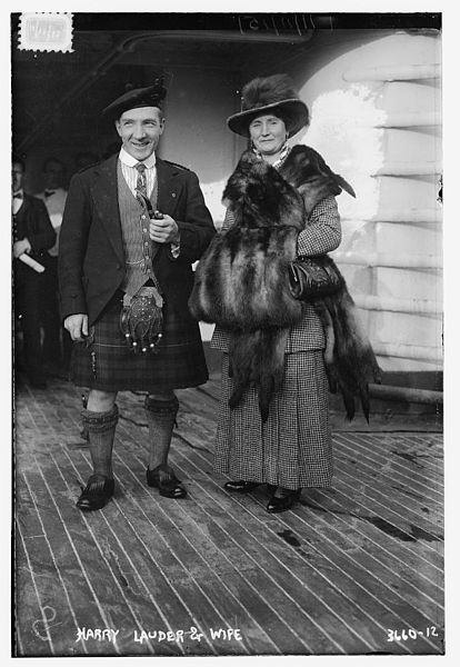 File:Harry Lauder and his wife arriving by ship in New York City circa 1915.jpg