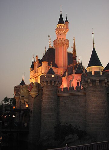 File:Hkdl castle.JPG