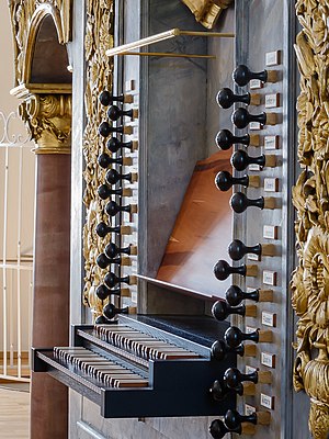 Horb (Neckar), Stiftskirche Heilig Kreuz, Orgel (9).jpg