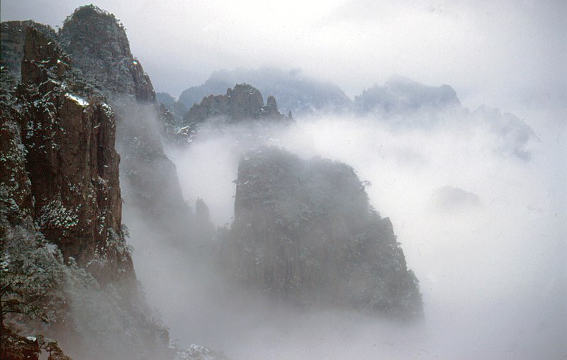 File:Huangshan (30670155061).jpg