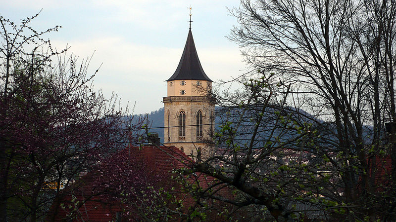 File:Iglesia evangelica desde el Heuberg.jpg