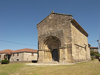 <span class="mw-page-title-main">Church of São Salvador (Bravães)</span> Church in Norte, Portugal