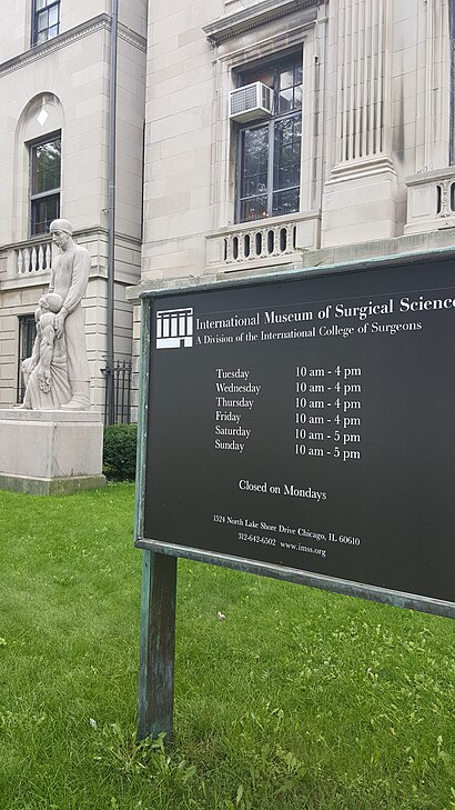 How to get to International Museum Of Surgical Science with public transit - About the place