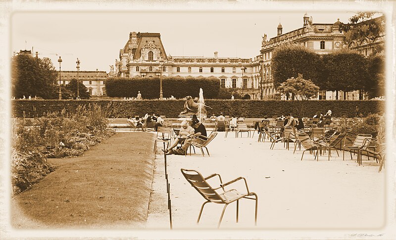 File:Jardin des Tuileries - 417 Paris (34176146735).jpg