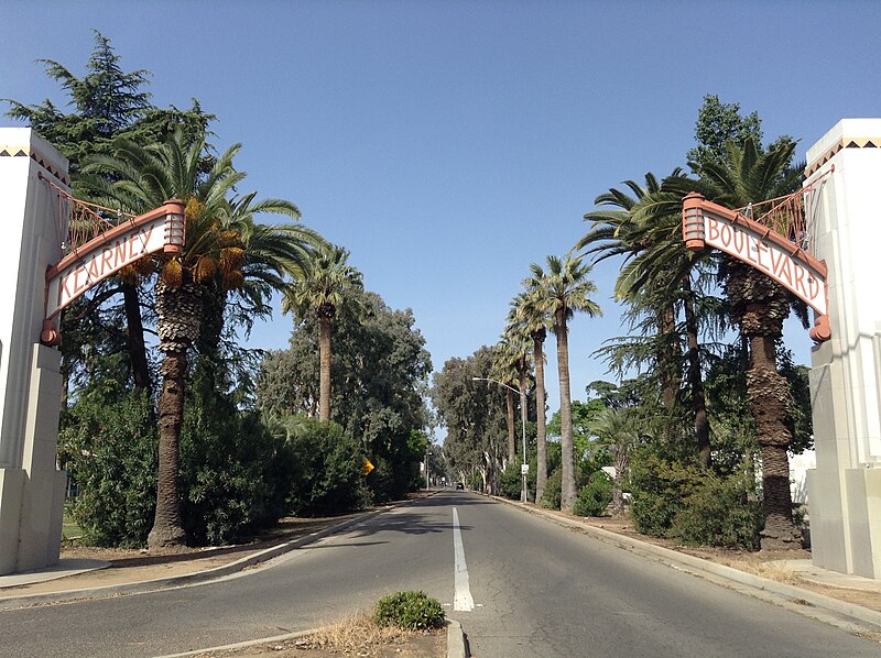 File:Kearney Blvd, Fresno, California.JPG