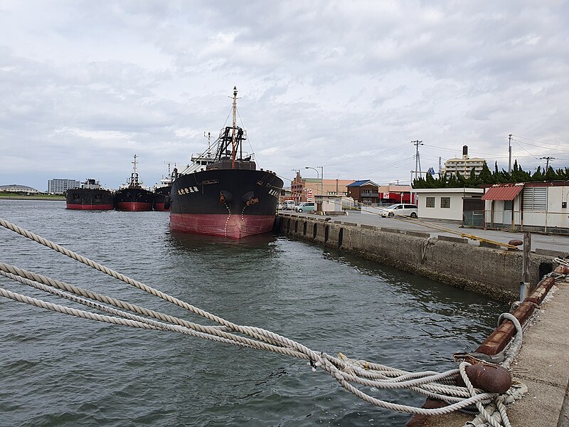 File:Kisarazu port 26.jpg