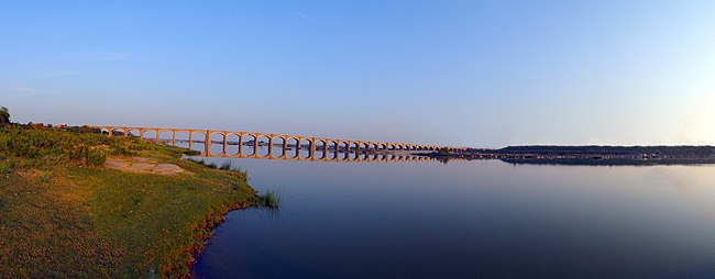 Sirat-e-joodi bridge over Krishna river carries NH 167 Krishna bridge Panorama.jpg