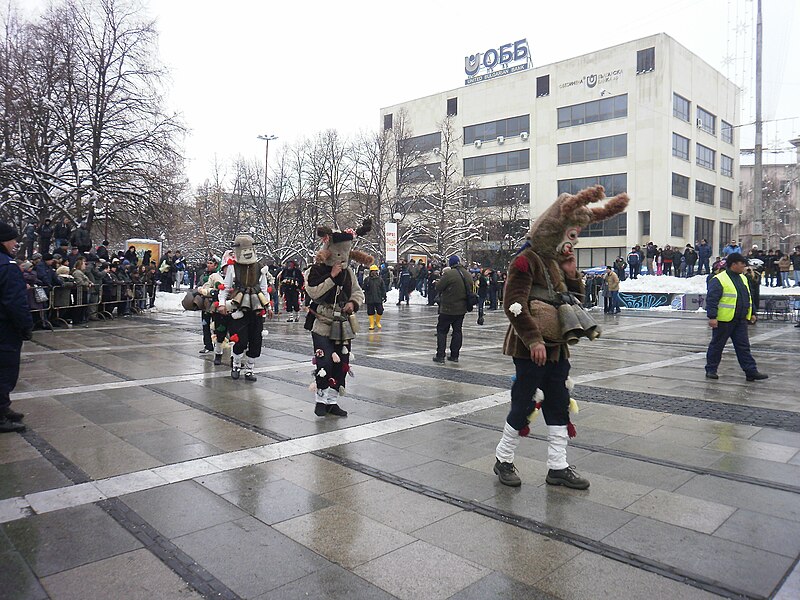 File:Kukeri Yabalkovo-Surva 2012 13.JPG