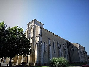 L'église Saint Hilaire de Payré.jpg