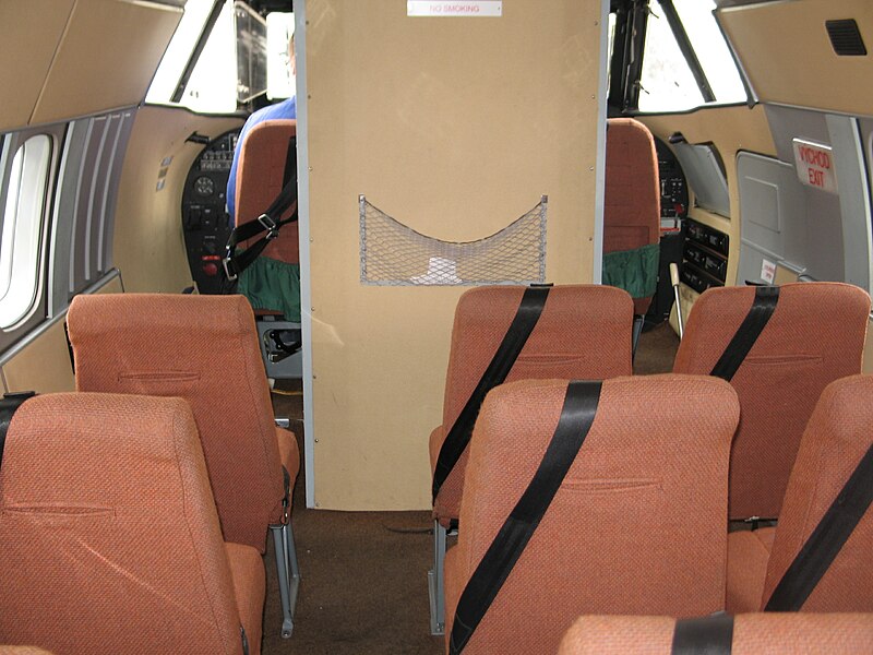 File:L-410 inside.jpg