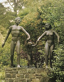 La Familia by Gogy Farias (1980), located in the third section of Bosque de Chapultepec La Familia Gogy Farias.jpg