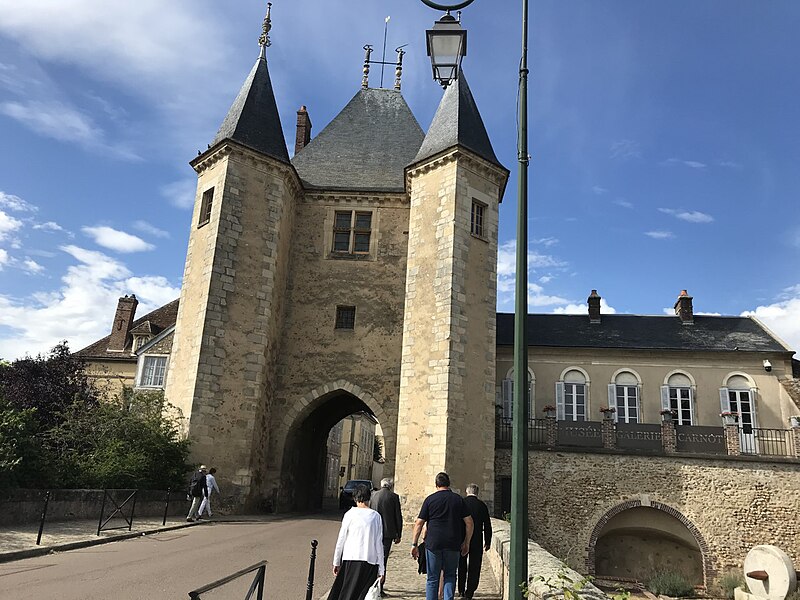 File:La Porte de Joigny.jpg