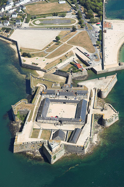 File:La citadelle de Port-Louis.jpg