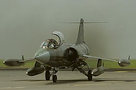 Un F-104S de l'Armée de l'Air italienne, photographié au roulage en Angleterre en juin 1997.