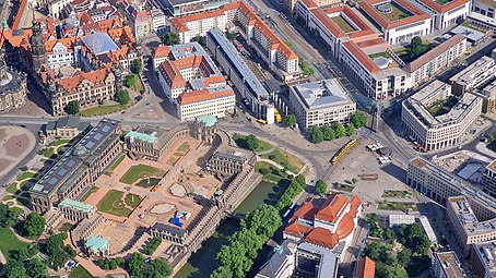 Dresdner Postplatz mit Zwinger