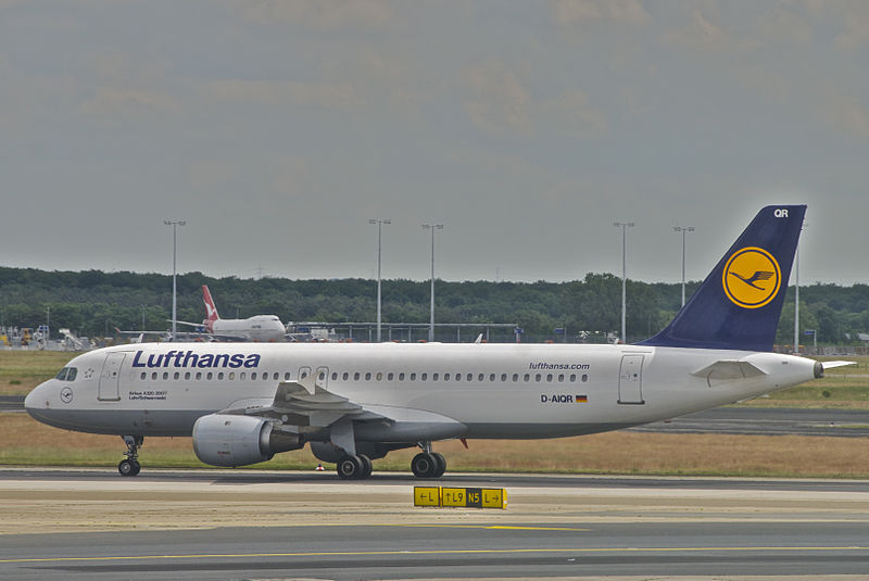 File:Lufthansa Airbus A320-211; D-AIQR@FRA;01.06.2012 653fs (7156247471).jpg