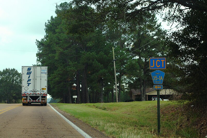 File:MS35sRoad-SmithCR35v1sign (37579433384).jpg