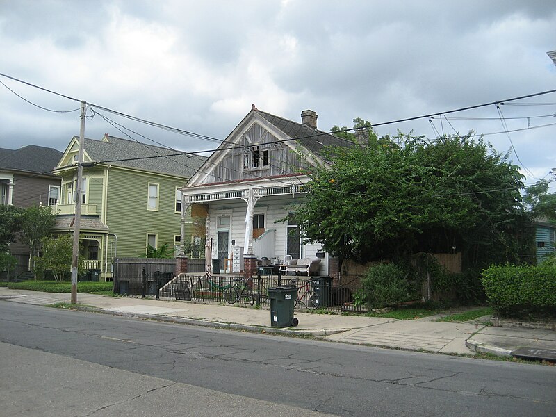 File:Magazine Street Jessie James Garner Bldg Sept 2009.JPG