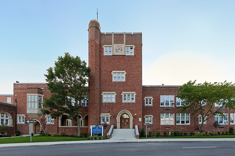 File:Manhasset High School, August 11, 2022.jpg