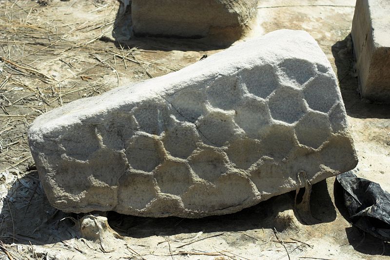 File:Marble relief honeycomb Delos 102048.jpg