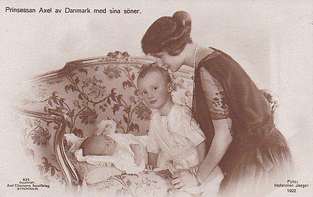 Margaretha, Princess of Denmark with her children.jpg