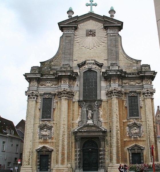 File:Mechelen Peter&Paul Fassade.jpg