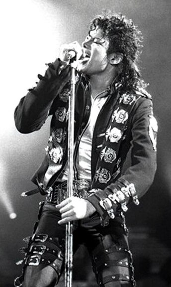 344px-Michael_Jackson_in_1988